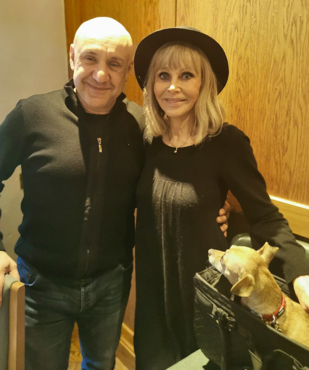 Senar1's tweet photo. Great having lunch with Britt Ekland 😁
#brittekland #film #tv #acting #senmonro https://t.co/YTSArO4bUh