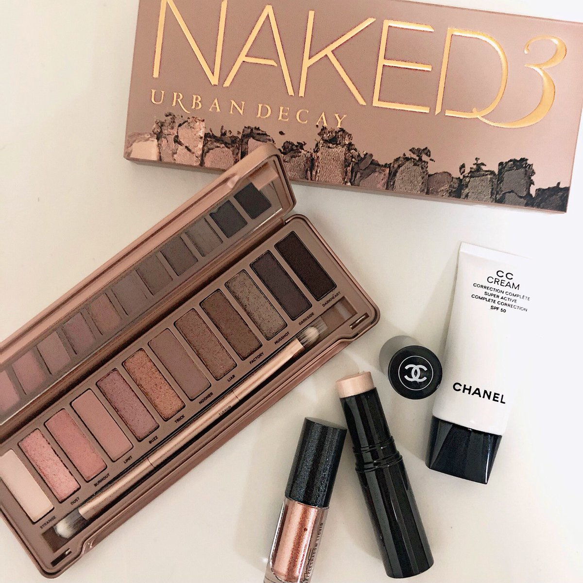 fukaちゃんからCHANELのハイライト貰ったから
ファンデもCHANELのCCクリームだけにしたらめっちゃいい🤞感動 https://t.co/8E3jDz7aok