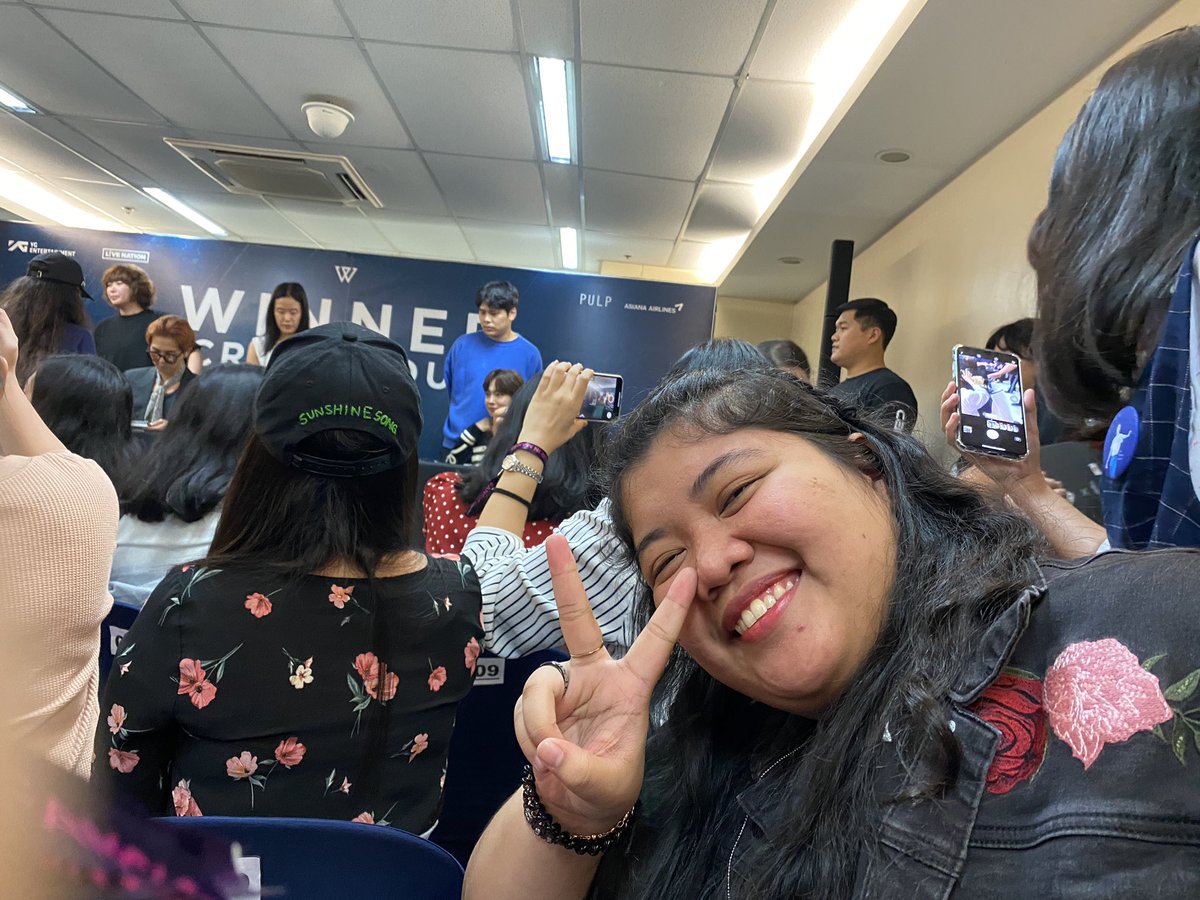 mrlle_'s tweet photo. Tried taking a selfie. Hahahaha. Sorry for my face tho. π
#WinnerCrossTourinManila
#WinnerFansignInManila
#Winner3rdMiniAlbumFansign https://t.co/OYSiadAg9W
