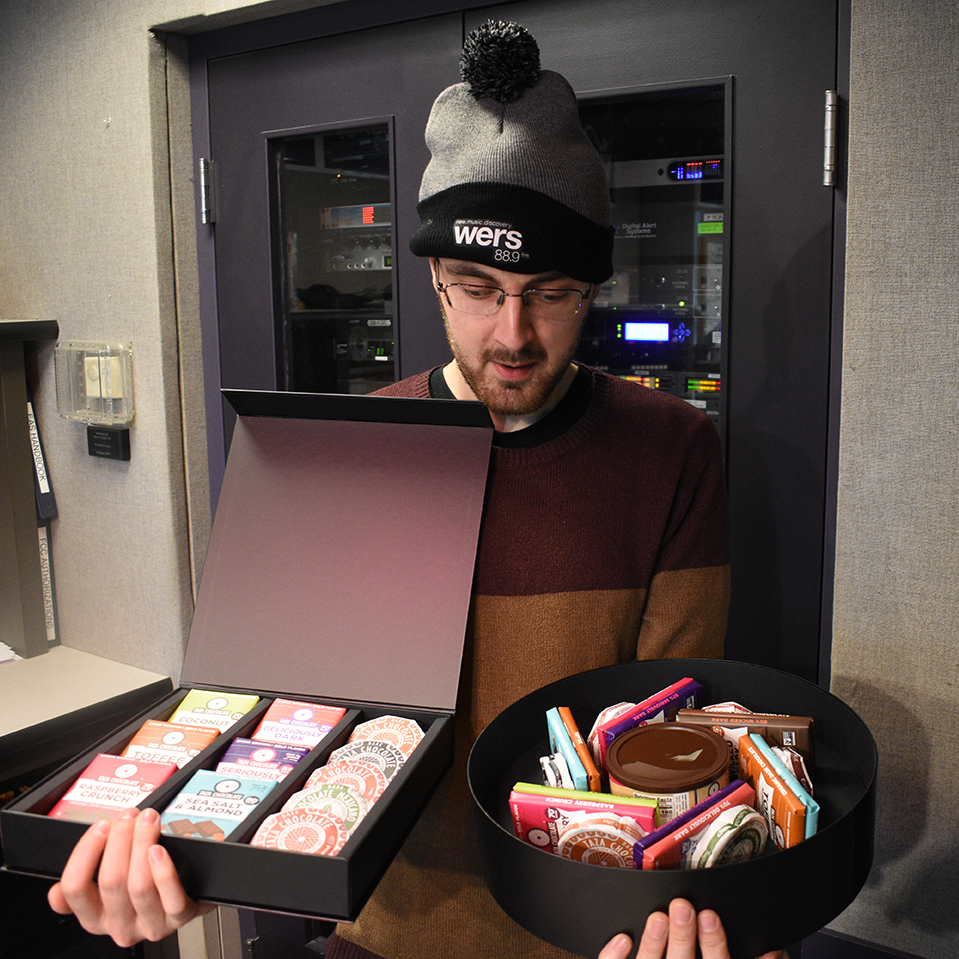 wers889's tweet photo. Try the "Taste of Taza" gift box with lots of delicious, fair trade and locally made chocolate from our friends at @TazaChocolate! 100% of the proceeds go to helping our station, so your donation has a delicious reward!

Purchase at https://t.co/eX7owooE2A.

📸: Cole Matheson https://t.co/iDqacgbXyt