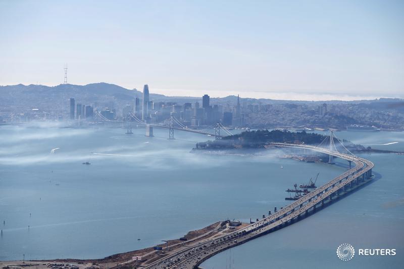 In "Uncanny Valley," Anna Wiener remains stuck in a tech trap: treating most Silicon Valley denizens as a collection of consumer habits and posts – not as people, writes @Three_Guineas. https://bit.ly/2RmNiNC