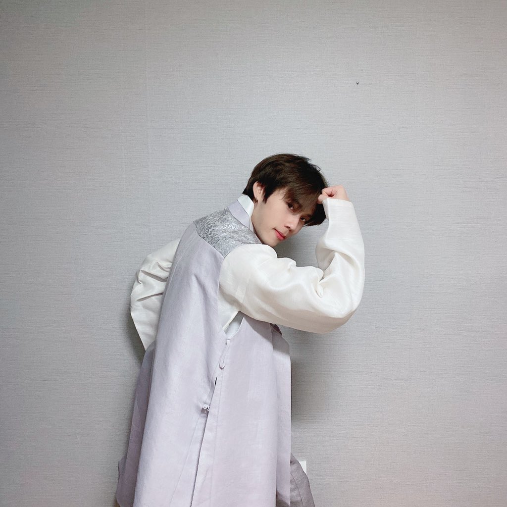 LMTLS_France's tweet photo. [Twitter] 240120 #JJin

Bonnne année à nos fans.
_____
Cr : @official_LMTLS | #리미트리스  #LIMITLESS https://t.co/jXzAbbQUFU