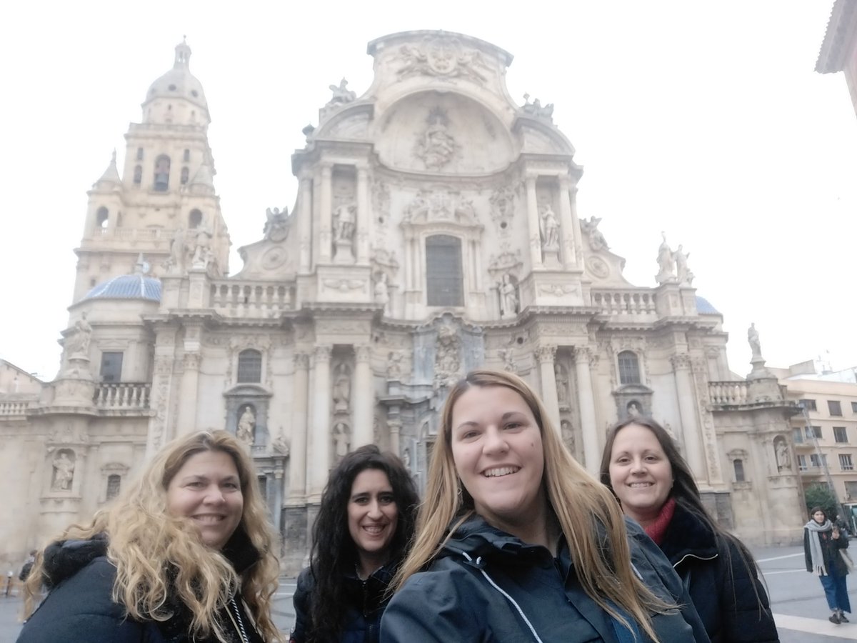 patrimalaga1's tweet photo. @SDalmaoficial @Anaisbret @isacampos84 Calentando motores!!!! Que ganas del inicio de gira!!! Nervios, ilusion!!!! https://t.co/2mMFGTYjdu