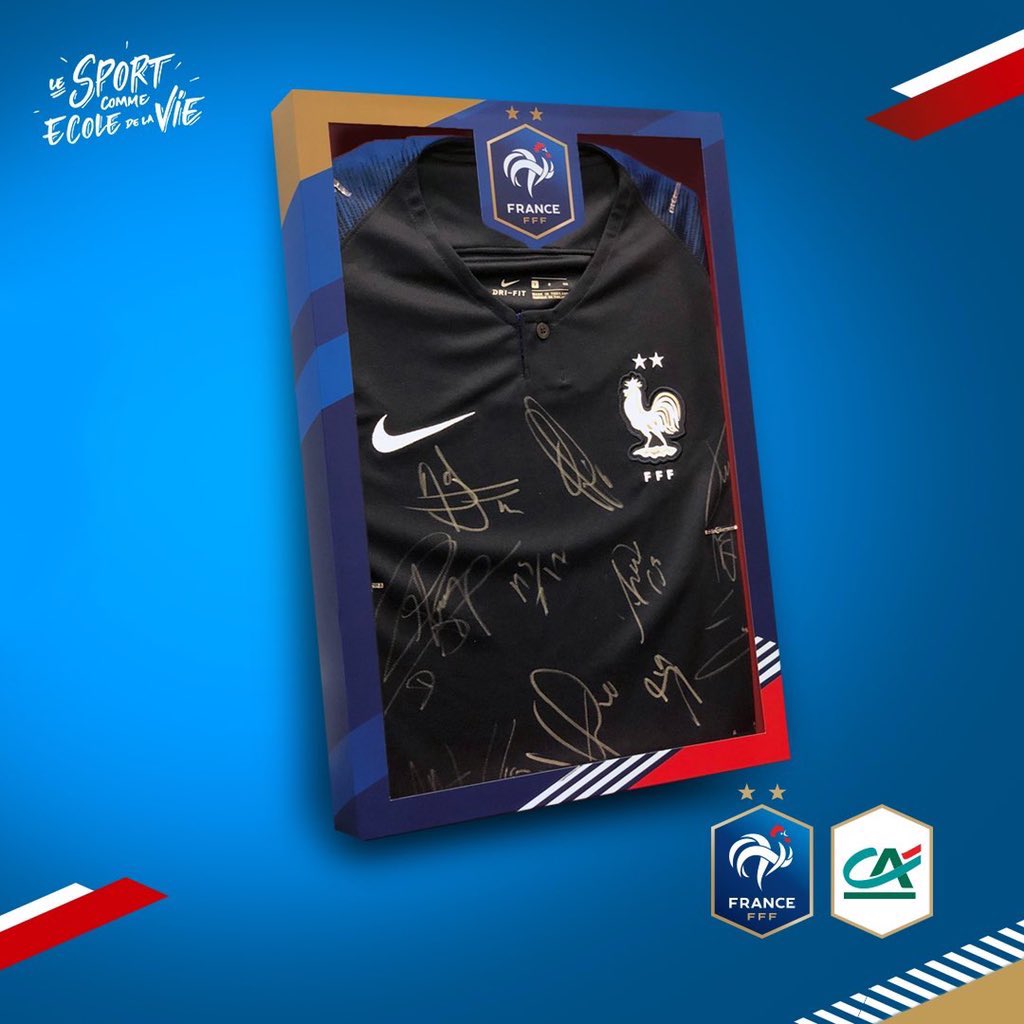 🎁 Tentez de gagner un maillot dédicacé par les joueurs de l’<a href="/equipedefrance/">Equipe de France ⭐⭐</a> ! ✍️

🔁 RT + FOLLOW <a href="/tousuncotefoot/">OnaTousunCôtéFoot ⚽️</a> 

🍀 TAS le 31 janvier