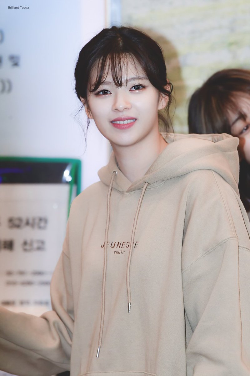 ojousamo's tweet photo. • twice dajeong au •

jeongyeon instantly regrets how she barged inside her therapist friend's office to confess about her feelings after seeing the faces of the people inside.

first, a dumbfounded woman she's inlove with,
second, an annoyed patient who's about to kick her out https://t.co/JL67a3YRg7