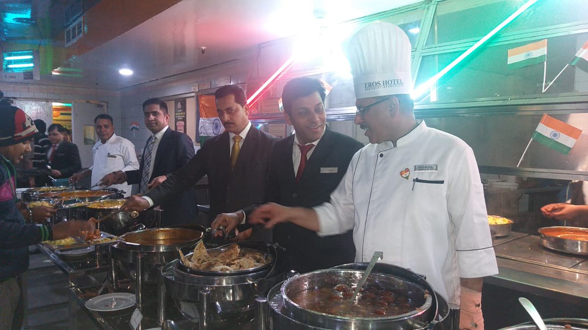 eroshotelnd's tweet photo. Colleagues enjoying Republic Day theme lunch at staff cafeteria.
#eroshotelnow #themelunch #staffcafeteria #republicday2020 https://t.co/AJycsmYPyu
