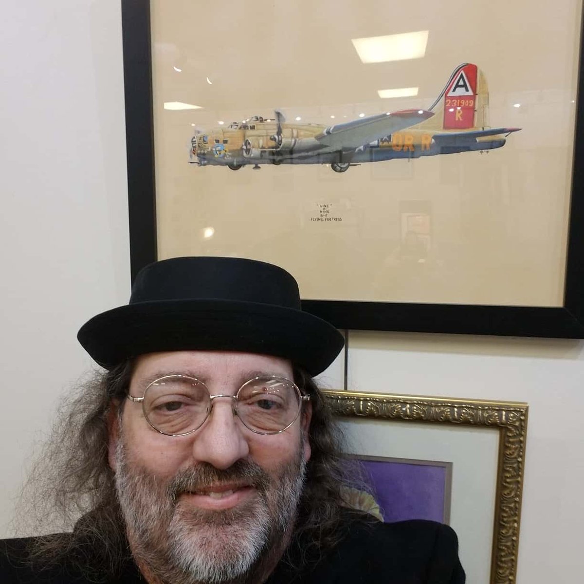 Devildogart1's tweet photo. Here I am! Sitting for Gallery Duty at the Miamisburg Art Gallery in Miamisburg, Ohio. I have pieces currently hanging in exhibit here. Next month I will be the featured artist. So come pop in and see me or my art 
#devildogart #commissionsopen https://t.co/XwwGXIvmIl