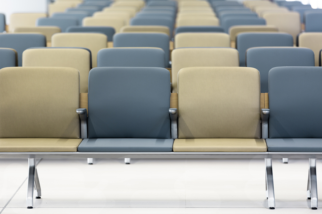 Our Landscape is one of our best solutions for creating the most elegant and functional waiting area. The Helix Cruise Terminal counts with different designs of our modular bench which brings the space an amazing look. Click on the link to see more: bit.ly/2TVaDIe