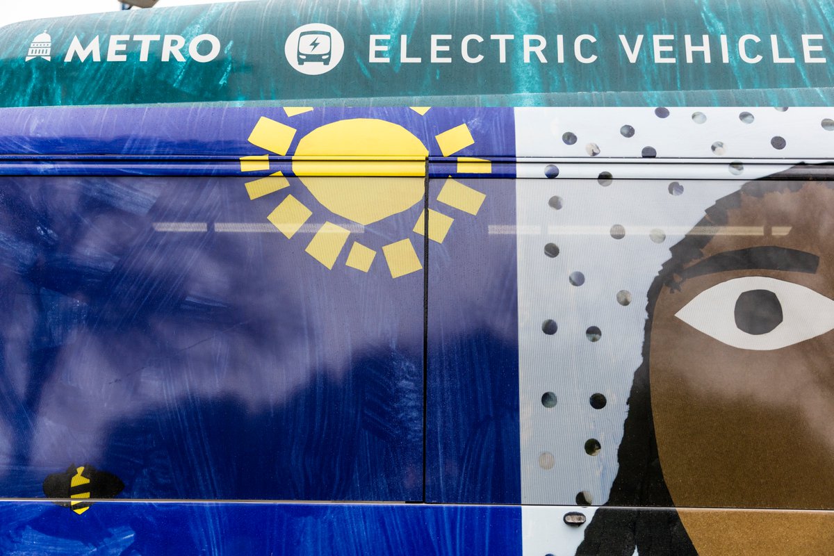 CapMetroATX's tweet photo. Take a look! All zero-emission electric buses will carry this new mark, an important step towards the future of Austin transit. #CapMetroATX #CreativeAction #AISDproud #AustinEnergy #CampbellElementary #AISDGameChangers https://t.co/9P8EKqo8c4