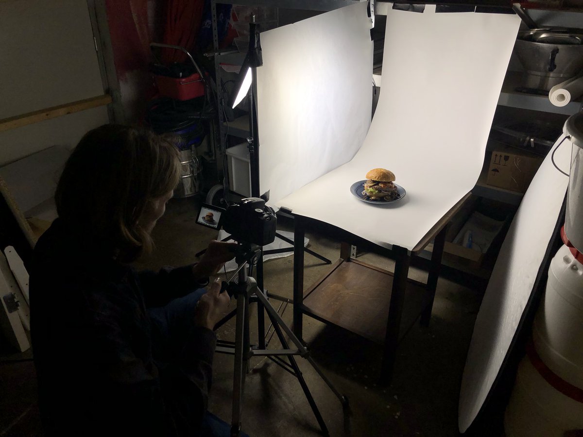 Nieuwe productfoto’s voor BunchBurgers.nl dankzij Menno en Pieter van <a href="/TAPECC/">TAPE</a>. #foodporn #burgers #photography #food #ijmuiden #zelfbeheersing