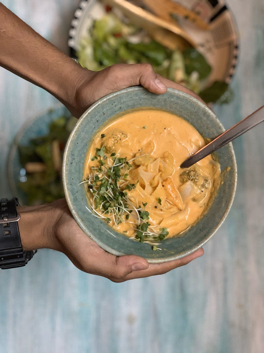 Dinner scenes on child’s demand. Thai curry & pumpkin noodle soup. Salad with mixed greens, tomato, cukes, radish and some cheese. God, I love deadline & deliverable less cooking 