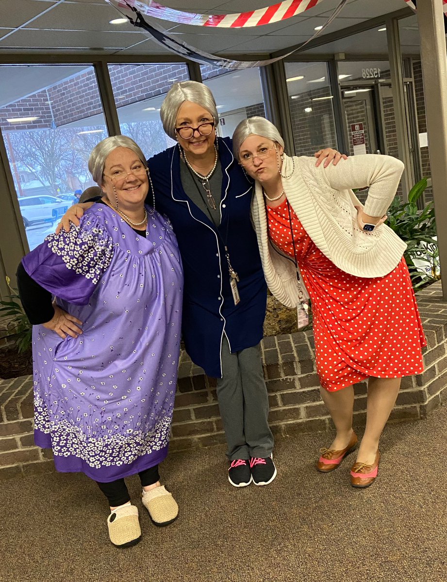 principalerin's tweet photo. #100Day Celebrating the 100th Day of School @HarveyOaksElem #HuskyNation @MillardPS #Proud2bMPS https://t.co/tnbOBUDg5y
