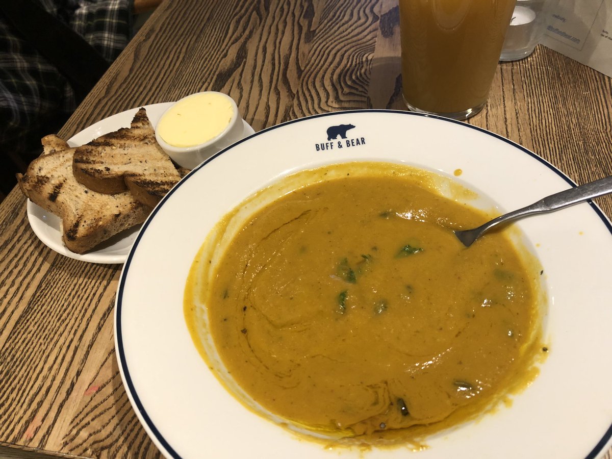 KunjappyHer's tweet photo. Beautiful tasty pumpkin soup with coconut @NewburyDolphin, with gluten free bread, lovely addition to a cold day @NewburyToday @VisitNewbury @PennyPostWB @Greenham_Trust @TVP_WestBerks @MikeHarlingPSW #WestBerkshire #Veganuary #WelldoneMax #simplydelicious https://t.co/cAzBe1Ct3f