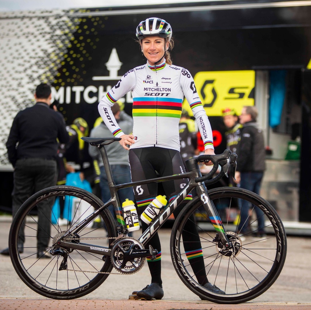 A special victory deserves a special bike. Annemiek van Vleuten 's custom World Championship Addict RC. Kinda makes you want to become a World Champ too, doesn't it? 
#NOSHORTCUTS #SCOTTbikes #SCOTTaddictRC 
👤: Mitchelton-SCOTT
📷: Sam Flanagan