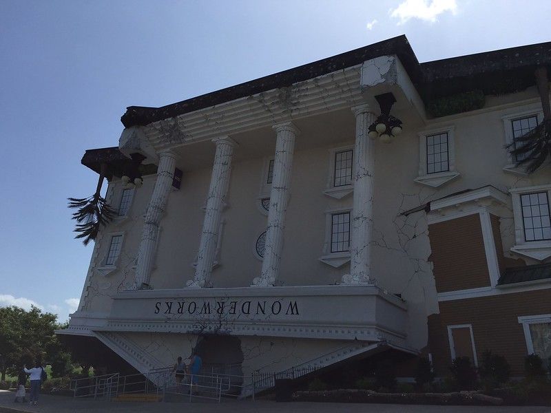 ChaletsAlpine's tweet photo. #WonderWorks, #UpsideDownHouse, whatever you call it, this interactive fun #ThemePark house is a blast for all ages! https://t.co/DsOL5i72uG