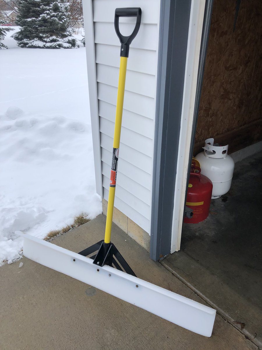 brianfait's tweet photo. @HellerSports @JonAriasRadio Hereโs your fresh pavement. Notice mine versus neighbor across the road. And also the tool of preference. Works awesome for less than 3 inches! #freshpavement https://t.co/mUobfjGDwH