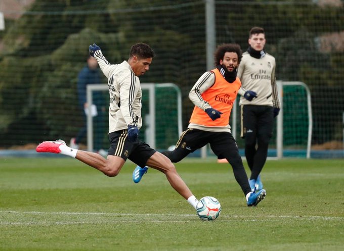 의 미디어: Training 💥⚽️ #RMLiga #TeamVarane @realmadrid https://t.co/rTJsh3LQMU 의 미디어: Training 💥⚽️ #RMLiga #TeamVarane @realmadrid https://t.co/rTJsh3LQMU