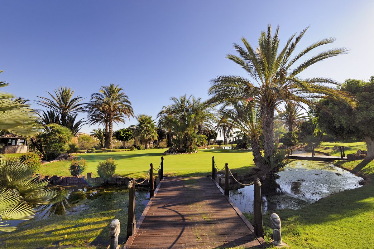 grandhyattLMC's tweet photo. 'Just tap it in' at our Par 47 Pitch & Putt, and then head for a well deserved drink afterwards at one of our many bars! ⛳🍻
#Golf #TapTapTaparoo https://t.co/HzW5ggDpOu