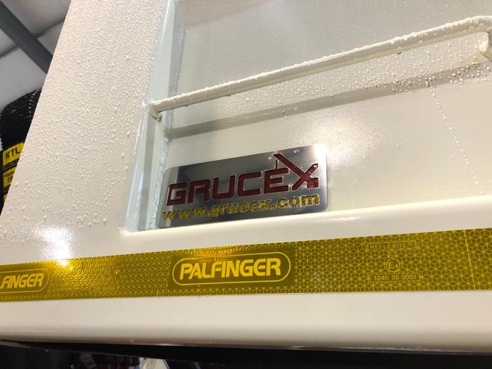 grucex's tweet photo. MONTAJE DE GRUA Y CARROZADO BASCULANTE REALIZADO POR GRUCEX. https://t.co/CgcJOU7vBZ