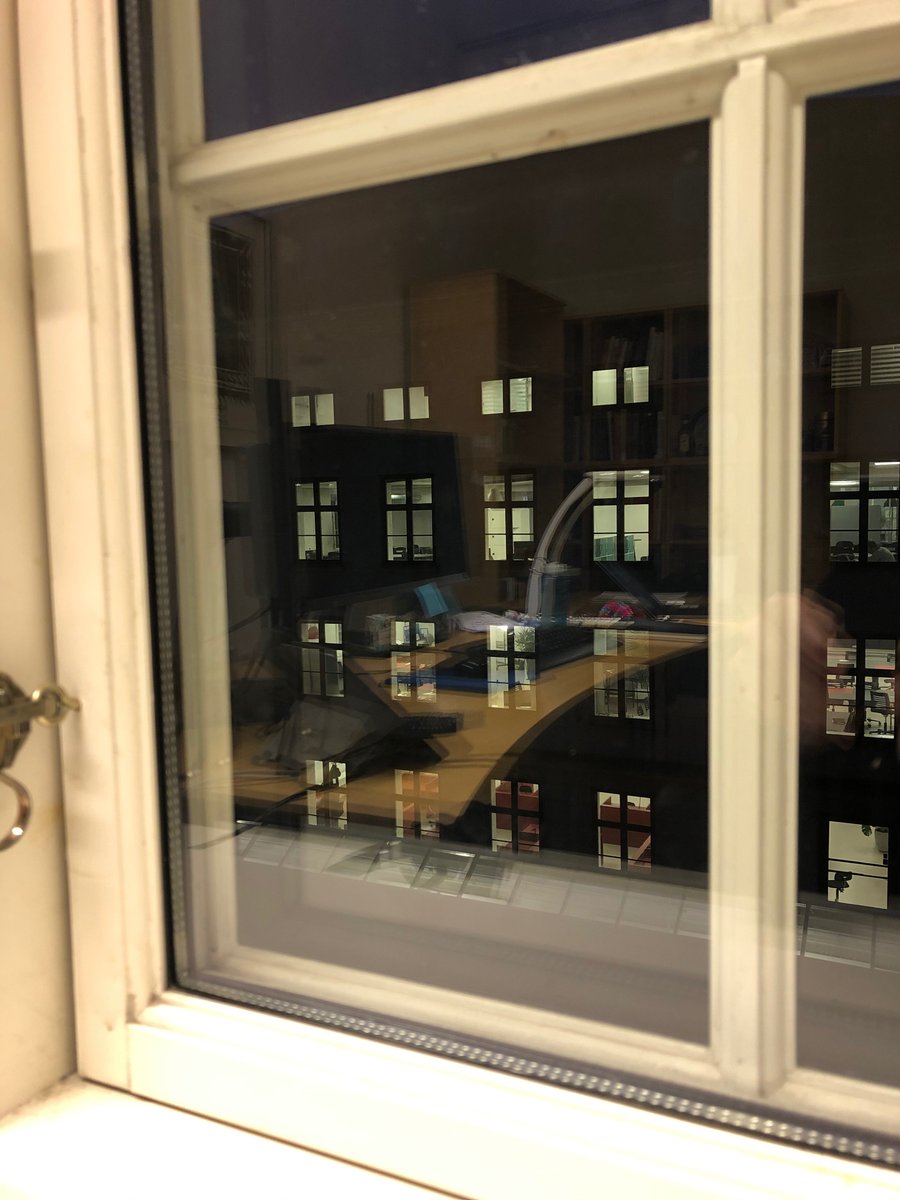 DoloresRomeroM's tweet image. Friday at @CBScph, preparing my #mathopt course material that is starting in one week!