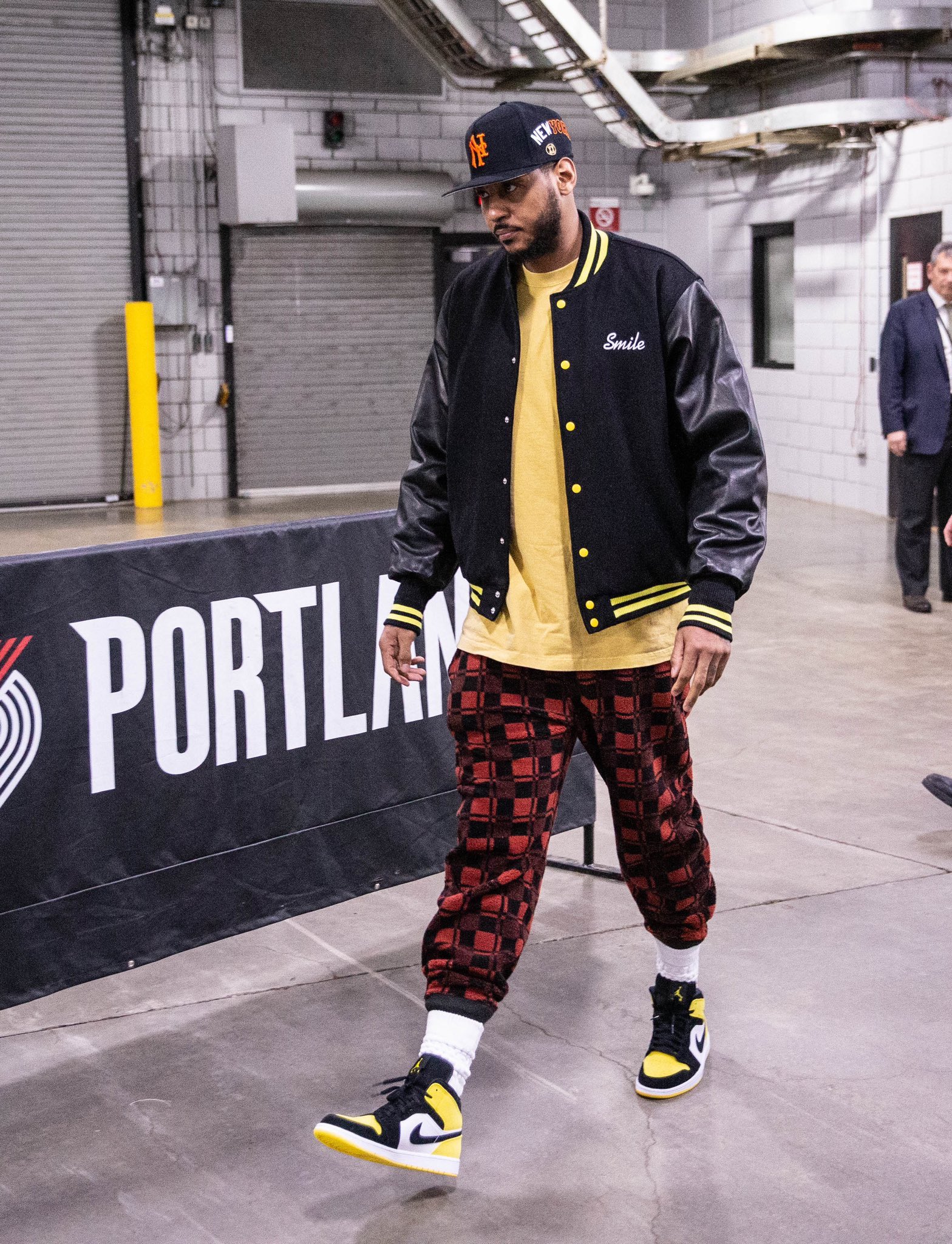Carmelo Anthony pre-game outfit  Gaming clothes, Streetwear outfit, Carmelo  anthony