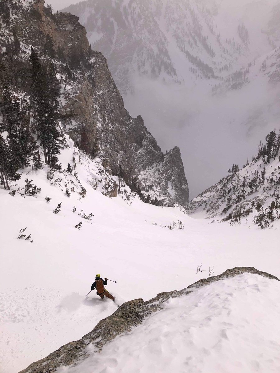 BPHTurf's tweet photo. Moving through the mountains and getting some of that Teton magic with the crew. #goskiingwithyourfriends #goup #skidown #repeatdaily https://t.co/beGp5dxKEu