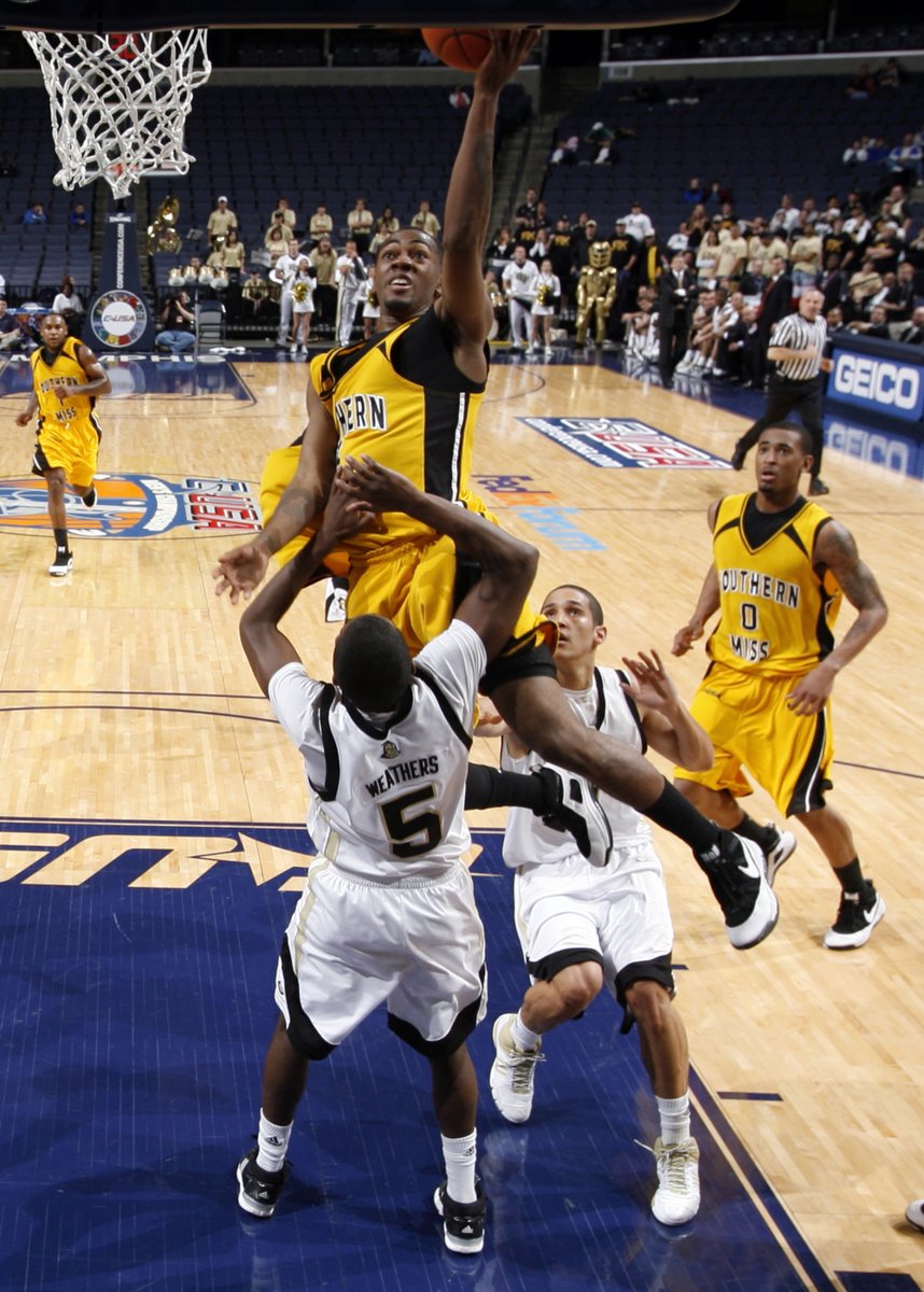 SouthernMissMBB's tweet photo. The last time we had two players score 25-plus points?

Jeremy Wise and Courtney Beasley against UAB on March 12, 2009, their final collegiate games.

Congrats to @ladavius_d and @Gymratgabe11 on accomplishing the feat! #SMTTT https://t.co/tHOQkBIvXm