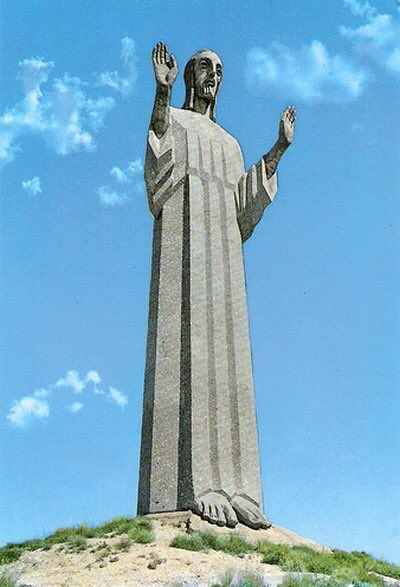 Este #finde se celebra <a href="/fitur_madrid/">FITUR</a> y #Palencia no podía faltar con su #CristodelOtero y <a href="/vrolmeda/">Villa Romana La Olmeda</a> como símbolos que nos identifican. Nuestra ciudad llega a la cita con una #apuesta clara, relanzar el Cristo con proyectos como un #mirador y un #elevador. Nos gusta la idea 👏🏻😃