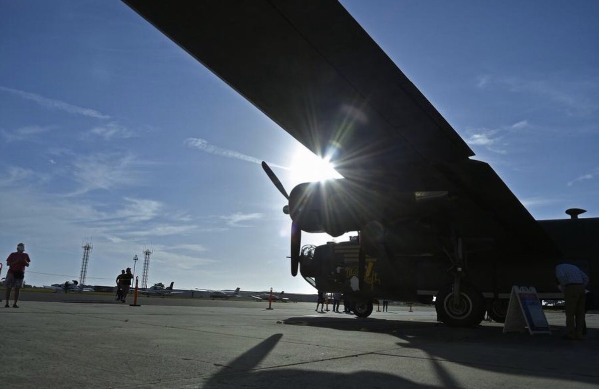 tbenderphoto1's tweet photo. #HTPhotoGallery @HeraldTribune
#PHOTOS #WingsofFreedomTour in #Venice,#Florida #B24JLiberator โ#Witchcraft,โ #VeniceMunicipalAirport parked at #SuncoastAirCenter. 50 #Photos #CheckItOut
https://t.co/C0xZPQE4Xn
#ReadAllAboutIt @earlekimel #HTVideo
https://t.co/8YFpOyJhCS https://t.co/dkmEk4kiue