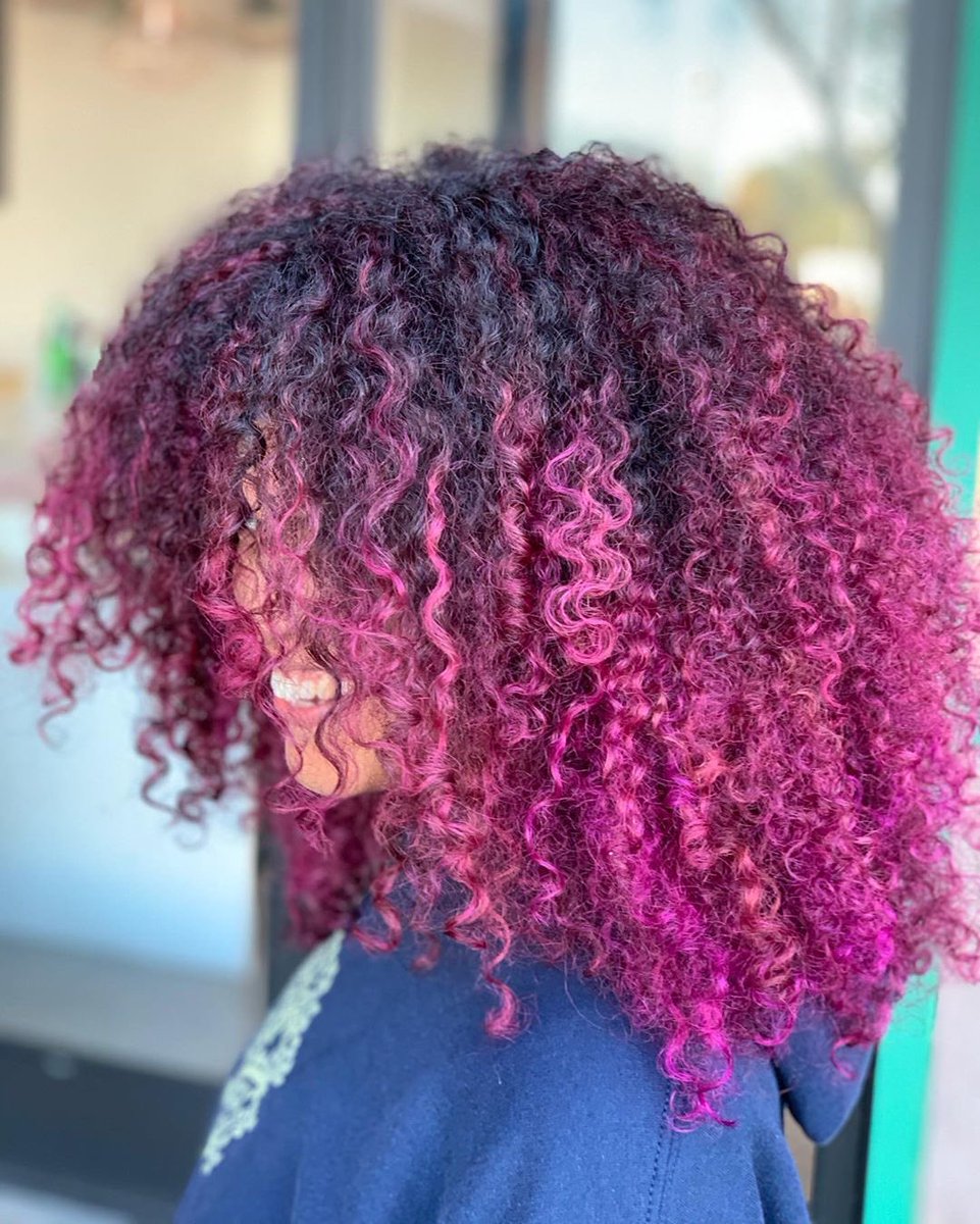 CChaosHair's tweet image. Wow! Amazing work by our friend and partner, @birdhousehair ❤️ #BestCurlsEver