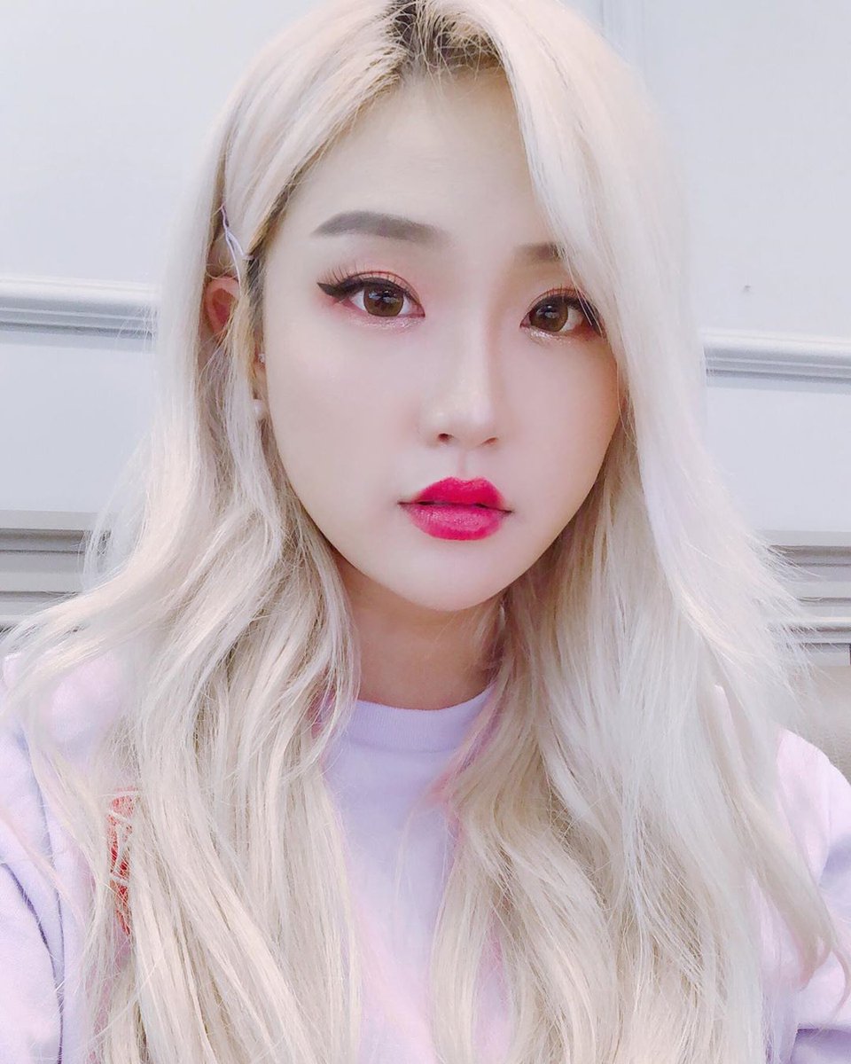 khhfemmesbr's tweet photo. 🌸 | So Long, Baby? Estamos muitos felizes em anunciar que a Kate Kim aceitou dar uma entrevista para o khhfemmes e queríamos saber aquela pergunta que você sempre quis fazer para esse cupcake ♡
Você pode nos enviar sua pergunta através do curious cat ou nas replys! https://t.co/PeqJ3Z9JD3
