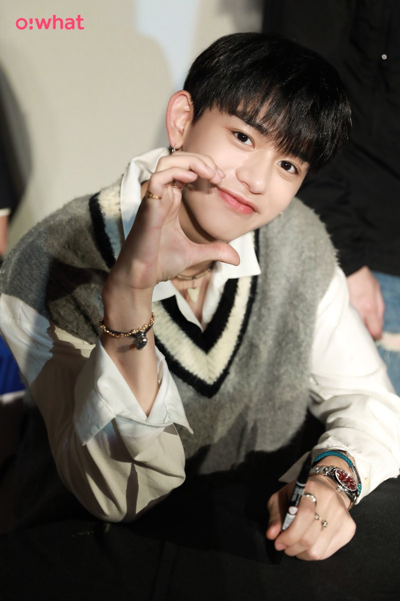 Suuu_23's tweet photo. #HappyLucasDay
#黄旭熙0125生日快乐 
#OurSunshineLucas 💚
wuli卡卡 生日快樂🎂Happy Birthday🎉

🎈新的一年要更健康 快樂 開心 幸福 平安❤️

有自信的話可以飛得更高。——黃旭熙 Lucas

就是喜歡自信的你！要一直做自信的黃旭熙 and 新年快樂🎈 https://t.co/t2hHSCOOhO