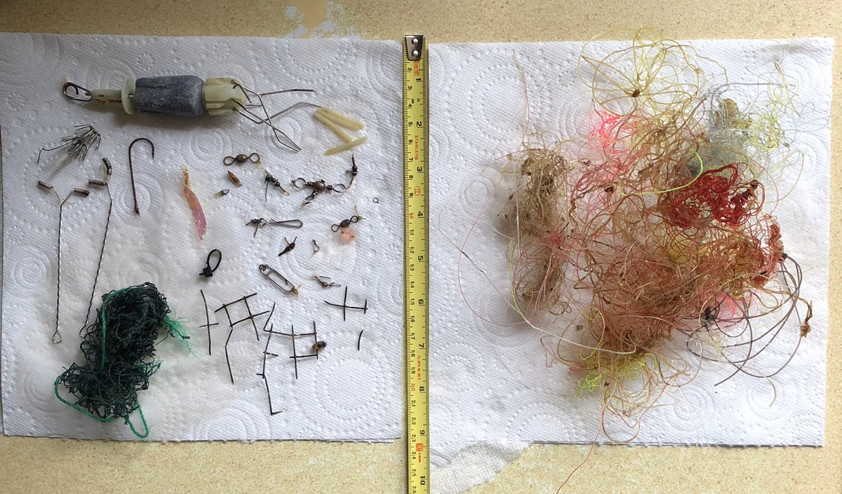 happyhillers's tweet photo. #litter at #StonePierBeach #fishingline #can #plastic these #hooks 😳😤😡
Bag full #harbourside helped by a chap from #OldHarbourDiveCentre #PADI 👍🏼 #singleusebottles #sponge #polystyrene #takeoutcupsandlids #plastic #crisppackets @LitterFreeCoast  @LitterFreeDrst @2minbeachclean https://t.co/RGrlud4bDh