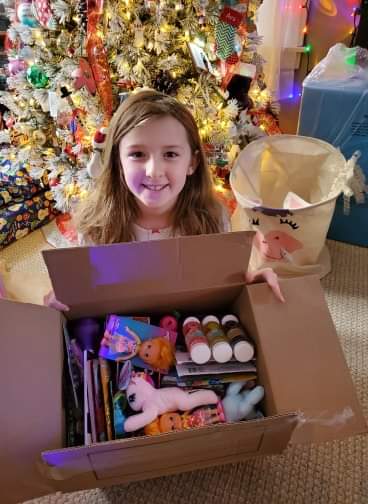 Frank_Ryczak's tweet photo. My daughter Ava went to her first @Panthers game last year. And although she didn't get to see her fav @CameronNewton play, he and the Panthers did inspire her to donate some of her Christmas gifts to the children at @LevineChildrens hospital. 💙 our little fan!!! #KeepPounding https://t.co/AeftWE4YeO