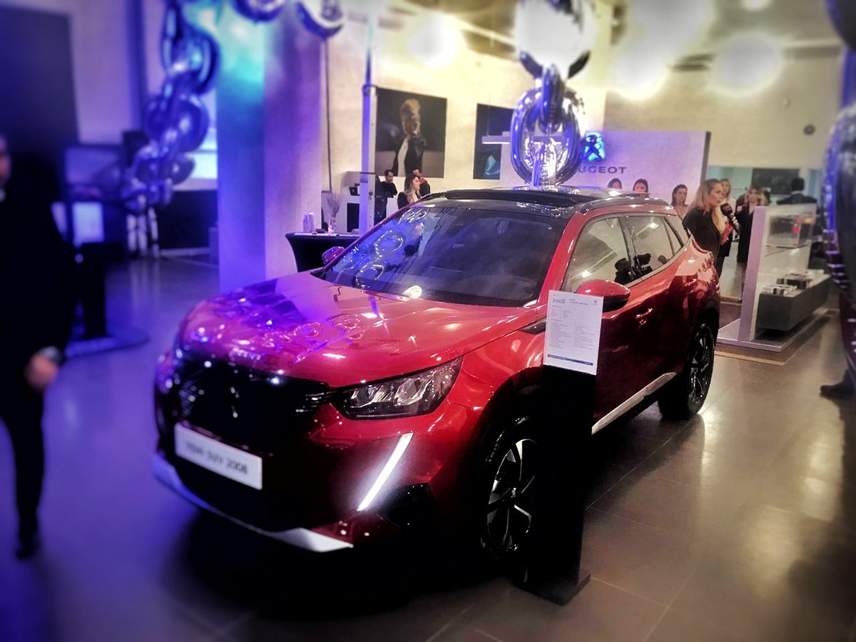 otomobiltutkunu's tweet photo. Yeni SUV 2008 bayi lansmanı için @CetasOtomotiv Büyükçekmece'deyiz. #umboringthefuture #PeugeotSUV2008
#fulled #SUV #Cuma https://t.co/ZbK02anvR0