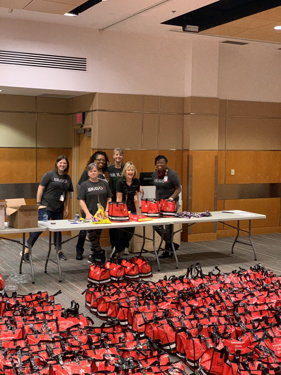 shelltalk4u's tweet image. Volunteered with several others today. We packed lots of goodie bags for OSU staff.@OSUWexMed @OSUCCC_James