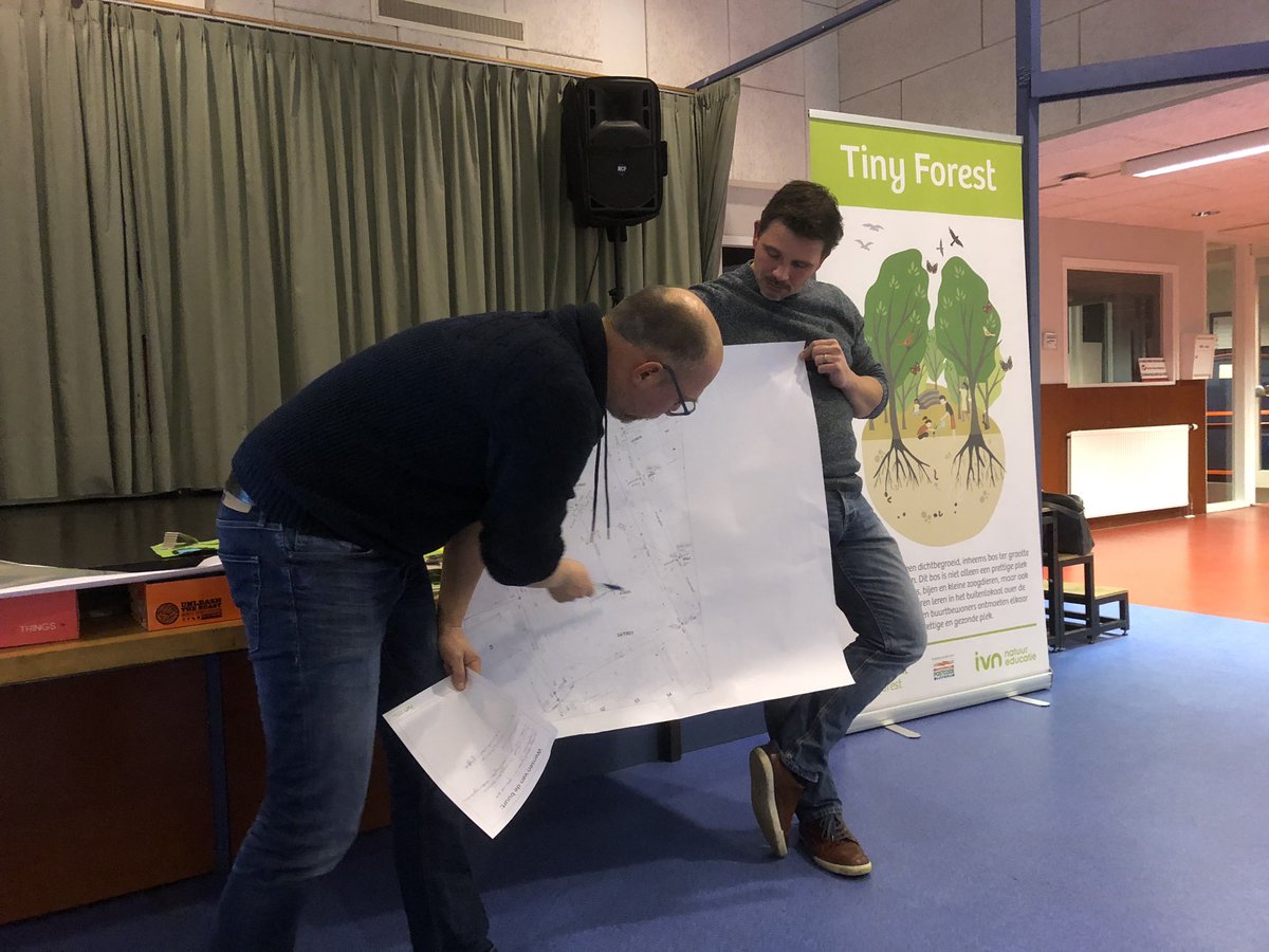 PMVDWIEL's tweet photo. Lln #Vorsenpoel #Maremak ontwerpen 1e Tiny Forest @Boxtel. Buurt/betrokkenen werken olv @IVNBrabant uit. 6 mrt gaan we, jong en oud, minibos in wijk Oost planten #TransitieBoxtel, #Kindertuin en @Boxtel zijn er dan olv IVN Brabant ook bij. Gezond, biodivers, ontmoeting, educatie https://t.co/WpBEq4OiAo