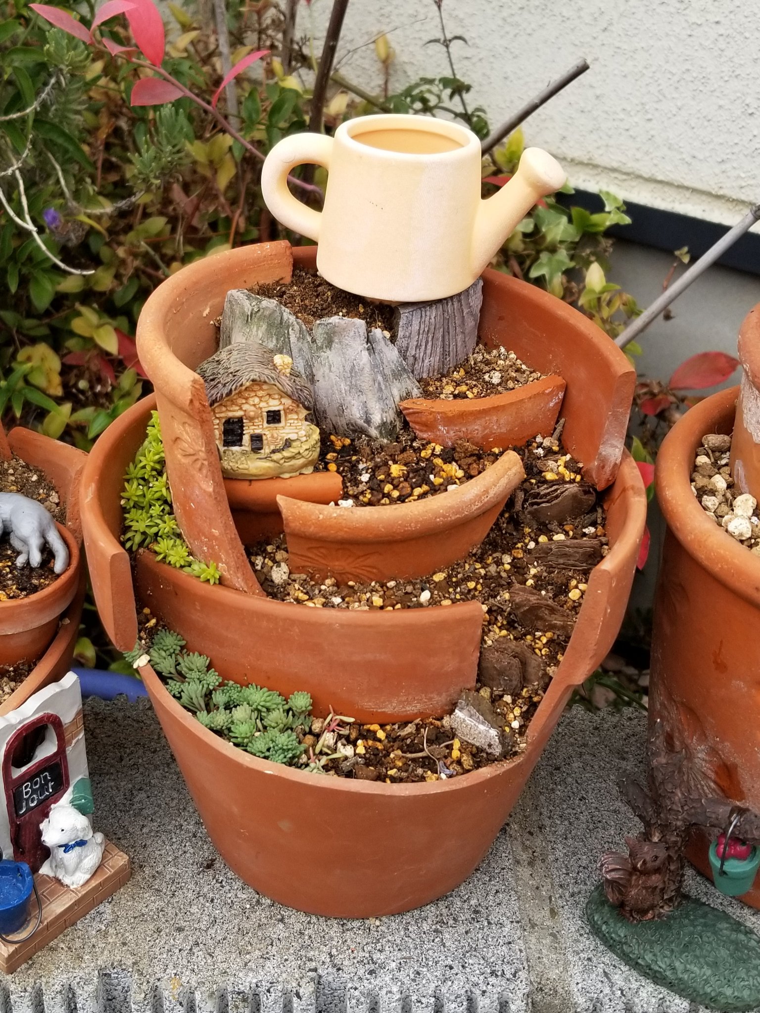 夜都虹 Yokko Pet Green63 先ほど作品見てしまいましたぁ 素敵に仕上がってて感動しました 人 可愛い多肉植物達が さらに素敵な世界観に仕上がってましたねぇ 素晴らしいです ヾ ﾉ どんどん作りたく