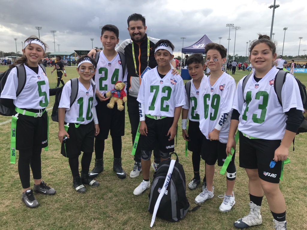 milo0o1's tweet photo. Mis chavos de #Coahuila ganadores del Toneo de Flag Tochito NFL están en la gran final aquí en el ProBowl. Y tendremos todo desde @maximoavance En hora buena! https://t.co/HuuNitOLOs