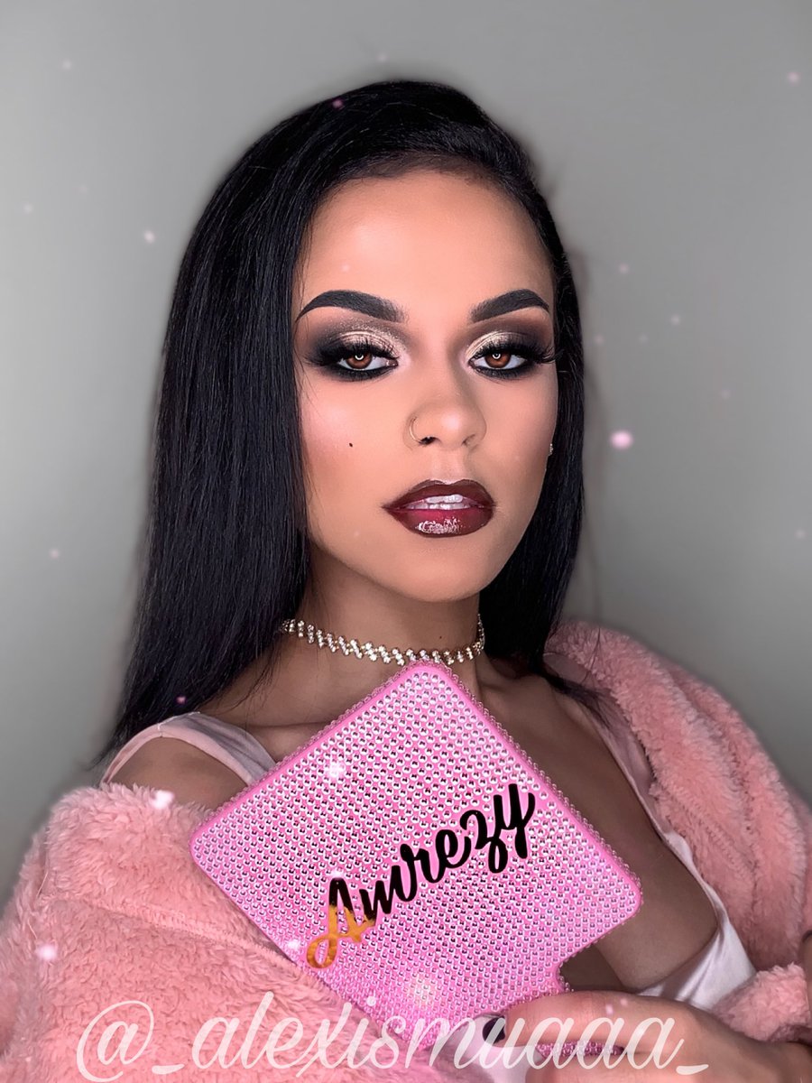 alexislogannn's tweet photo. couple wet wipes Incase a bum try to touch me.. ew 🥴 @amrezy @norvina1 @ABHcosmetics https://t.co/1IrpQdPrie