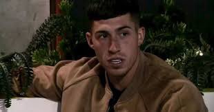 Th04mmo83's tweet photo. #banterless #LoveIsland https://t.co/sqWQSHrh7y