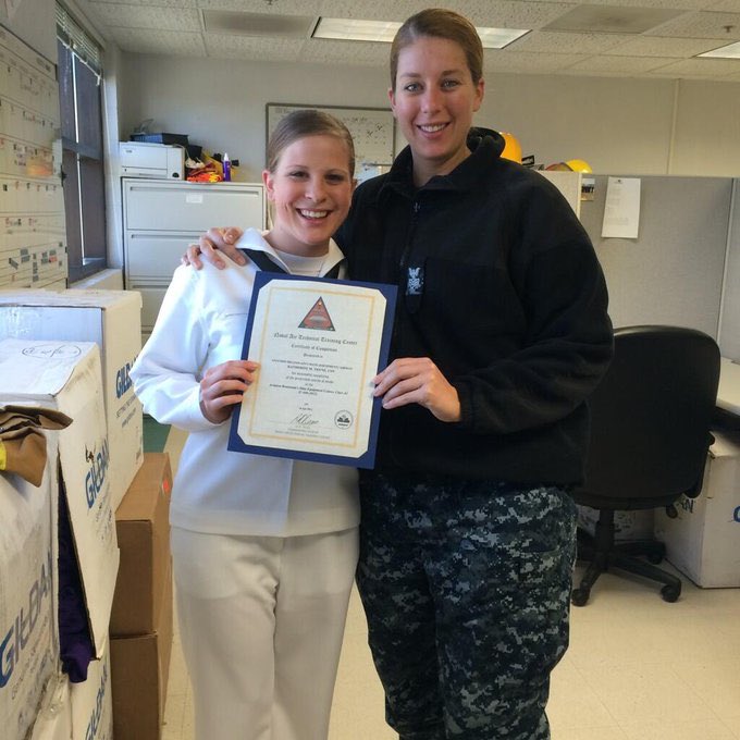 bigricanman's tweet image. Rest In Peace @NewportNewsPD PO Katie Thyne who was killed in the line of duty on 1/23/20 after being dragged by a car during a narcotics investigation. She leaves behind a daughter &amp;amp; was a @USNavy veteran. Please retweet to honor her 💙😞#BlueLivesMatter #BackTheBlue