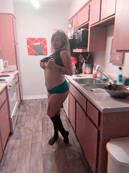 Hmu! Let&rsquo;s roleplay together! I&rsquo;ll start 😏  I&rsquo;m the flirty girl from next door. You just got home from<a href="/tag/mvsales"class="tags"><span>#mvsales</span></a>