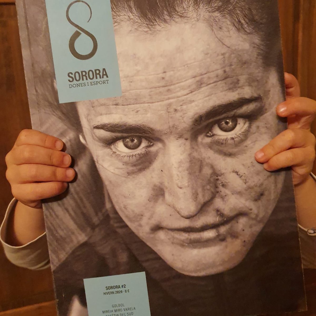 revista_sorora's tweet photo. Ara sí! 👏🏻👏🏻👏🏻👏🏻 Acabada de sortir del forn! Disponible a https://t.co/rPanySGeLZ i,
en breu, als punts de venda que podeu consultar en la mateixa web.
Per als subscriptors, d’aquí a pocs dies la rebreu a casa!
Esperem que us agradi tant com a nosaltres ☺️ https://t.co/3DQmREP84v