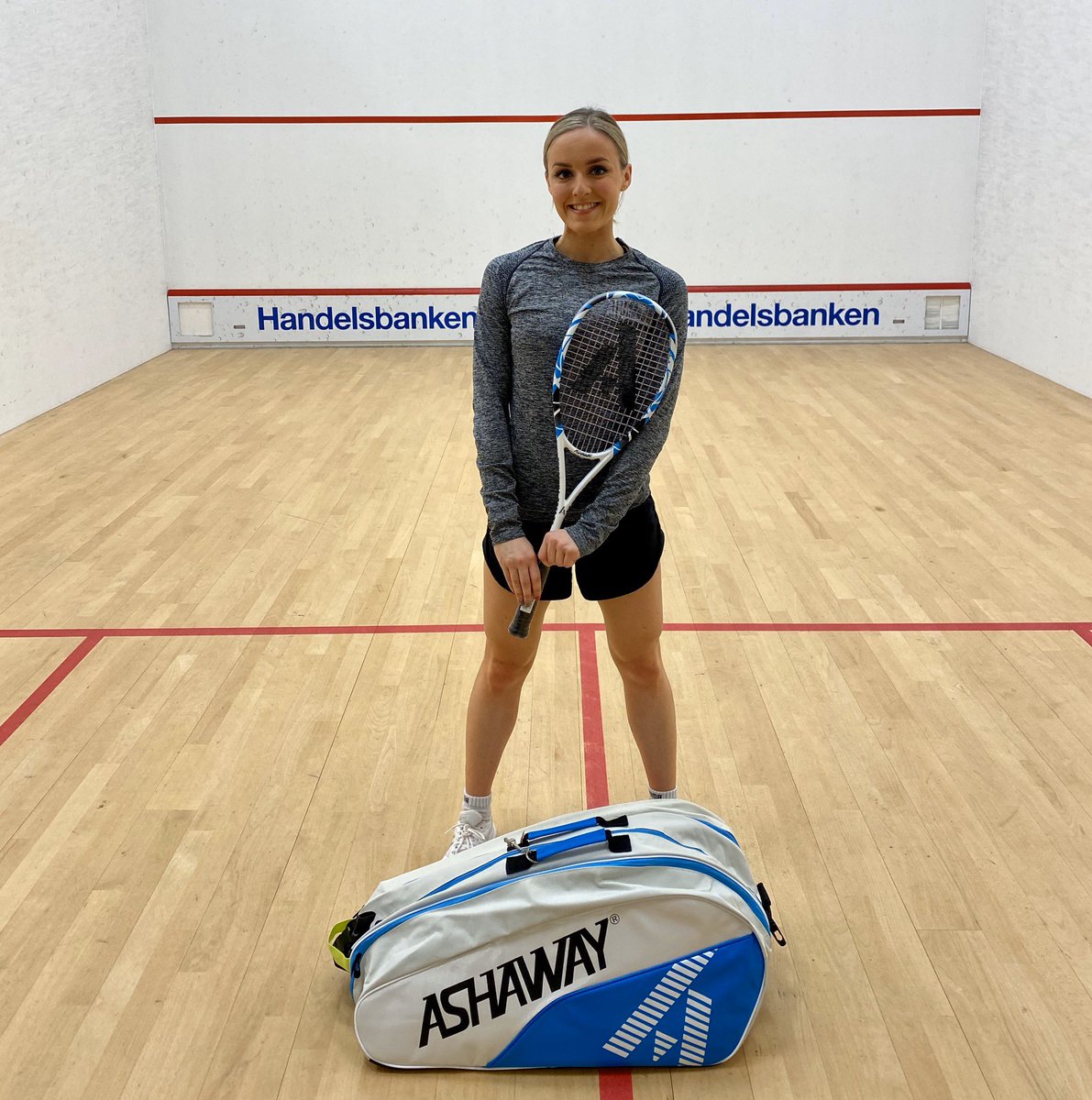 AliciaLMead's tweet photo. Excited to sign with my new sponsors @AshawaySquash - huge thanks for the support 🙏🏼 #teamashaway https://t.co/LFnCVC3KHs
