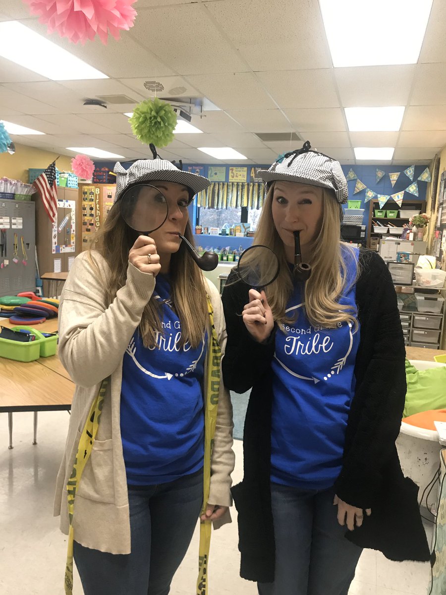 RoyalLearners's tweet photo. Detective work is hard work! We have to distinguish between the facts and opinions.@NatcherElem https://t.co/gpaJGFUnwk