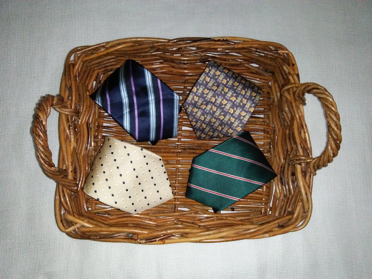 KukuBesi8's tweet photo. set combo empat branded tie 50myr free postage minat wasap 0193682469 betnine https://t.co/Yvz14Zs9xg