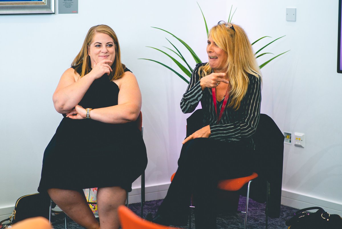 _clarion_'s tweet photo. Sometimes you need more than one #BSLInterpreter to help them stay at the top of their game, it's tiring work! You can read our handy guide to help ensure you have the right number of interpreters at your event here - https://t.co/yvNMfLXQuW #CommunicateWorkLive https://t.co/pjpybvqeSQ