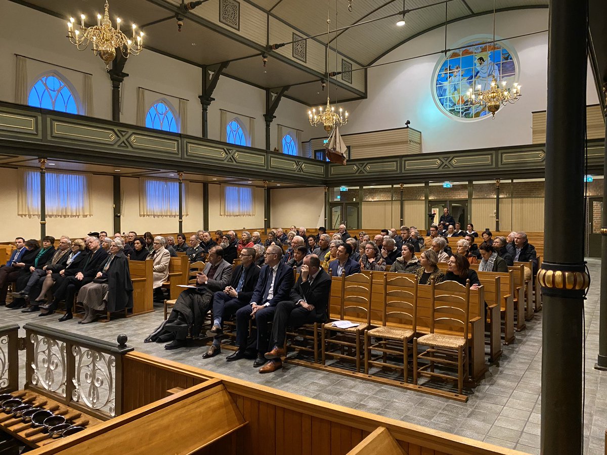 Levenslicht op Urk ontstoken. Indrukwekkende verhalen van wethouder Brouwer en Joël Cahen. <a href="/Gemeente_Urk/">Gemeente Urk</a> <a href="/UrkPromotie/">St. Urk Promotie</a> <a href="/brouwer_f/">Freek Brouwer</a> @Bakker_Ineke