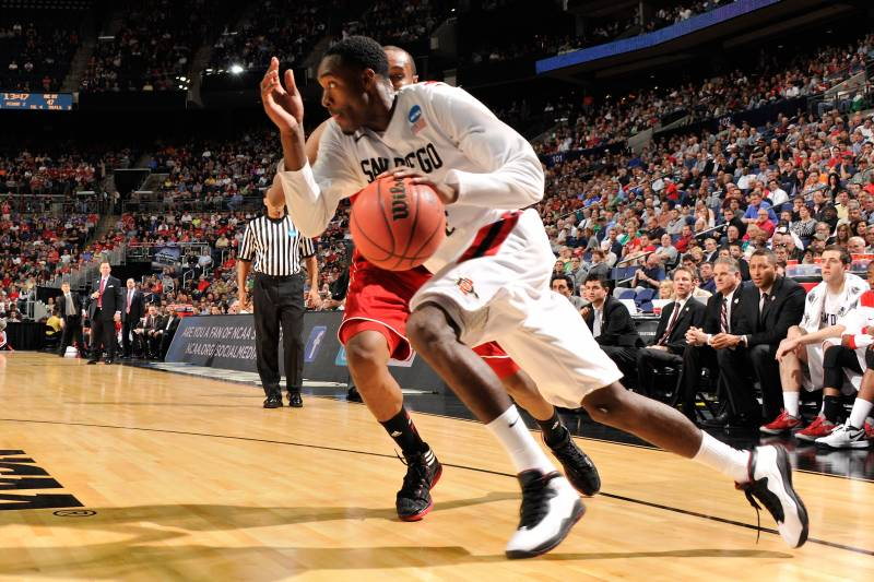 basketball jersey with long sleeves under